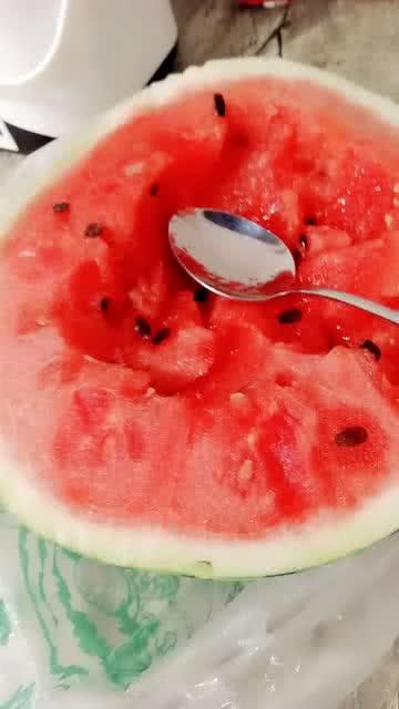 中午吃瓜心情,心情愉悦的午后时光