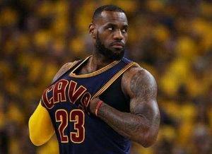 詹姆斯吃瓜观众,揭秘NBA场边风云